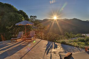 Nature's Edge Boutique Hotel