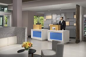 Holiday Inn Express and Suites North Brunswick by IHG