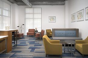 Holiday Inn Express and Suites North Brunswick by IHG