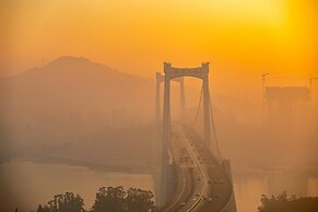 HUALUXE Xiamen Haicang Harbour View