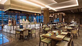 HUALUXE Xiamen Haicang Harbour View