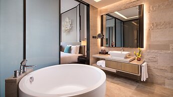 HUALUXE Xiamen Haicang Harbour View