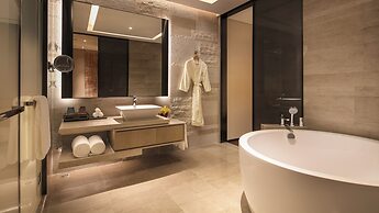 HUALUXE Xiamen Haicang Harbour View