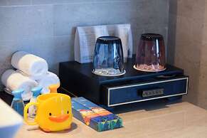 HUALUXE Xiamen Haicang Harbour View