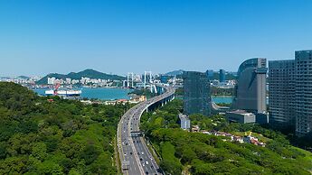 HUALUXE Xiamen Haicang Harbour View