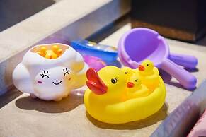 HUALUXE Xiamen Haicang Harbour View