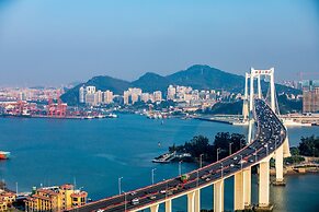 HUALUXE Xiamen Haicang Harbour View