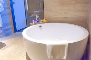 HUALUXE Xiamen Haicang Harbour View