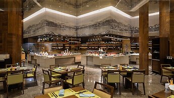 HUALUXE Xiamen Haicang Harbour View