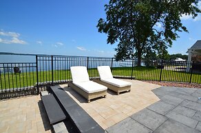 Waters Edge B&B Resort