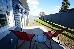 Waters Edge B&B Resort