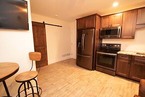 Waters Edge B&B Resort