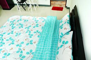 Bann Romyen Klang Dong