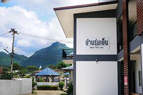 Bann Romyen Klang Dong