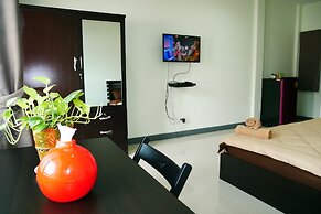 Bann Romyen Klang Dong