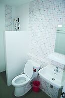 Bann Romyen Klang Dong