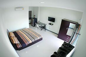 Bann Romyen Klang Dong