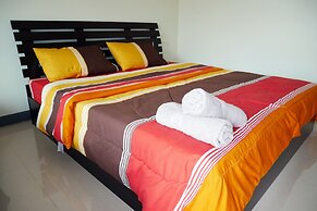 Bann Romyen Klang Dong