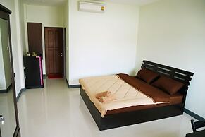 Bann Romyen Klang Dong