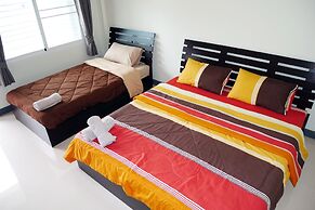 Bann Romyen Klang Dong