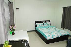 Bann Romyen Klang Dong