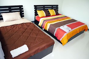 Bann Romyen Klang Dong