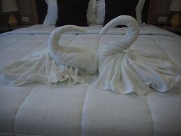 Little Bear Guesthouse and Restaurant