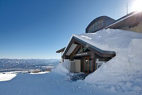Lotte Arai Resort