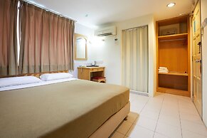 Tang City Hotel, Petaling Street, Merdeka PNB 118 Tower