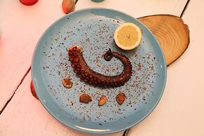 Larimar Boutique Hotel