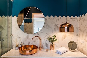 Nyx Chic Manor boutique hotel