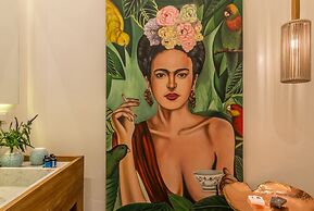 Nyx Chic Manor boutique hotel