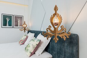 Nyx Chic Manor boutique hotel