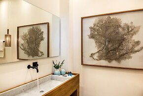 Nyx Chic Manor boutique hotel