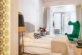 Nyx Chic Manor boutique hotel