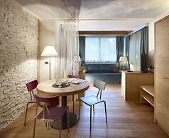 Color Home Suite Apartments