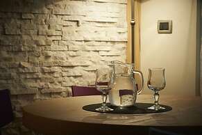 Color Home Suite Apartments