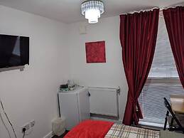 TravelStop #London-Ealing