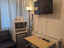 TravelStop #London-Ealing