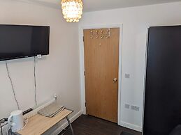 TravelStop #London-Ealing