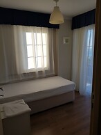 Zoviya Hill White Apart