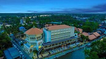 Chuchai Buri Sri Amphawa