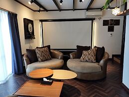 CINEMA RESORTS 1