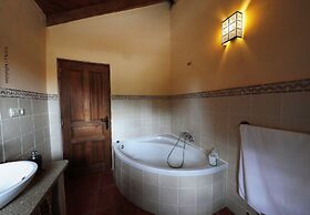 Campanarios de Azaba