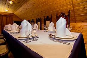 Hotel and restaurant complex Skolmo