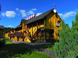 Hotel and restaurant complex Skolmo