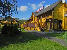 Hotel and restaurant complex Skolmo