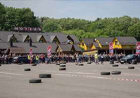 Hotel and restaurant complex Skolmo