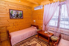 Hotel and restaurant complex Skolmo