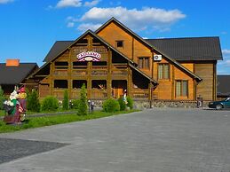 Hotel and restaurant complex Skolmo